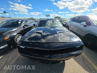 2016 Dodge Challenger SXT - miniatura 2