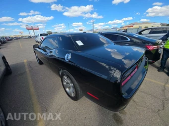 2016 Dodge Challenger SXT - miniatura 6
