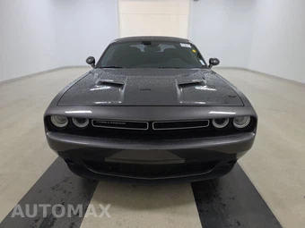 2016 Dodge Challenger SXT - miniatura 2