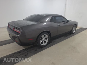 2016 Dodge Challenger SXT - miniatura 4