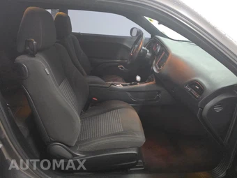 2016 Dodge Challenger SXT - miniatura 8