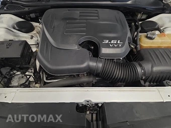 2016 Dodge Challenger SXT – miniatura 7