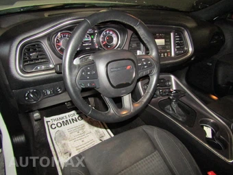 2016 Dodge Challenger SXT – miniatura 8