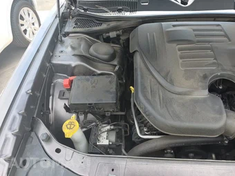 2016 Dodge Challenger SXT – miniatura 24