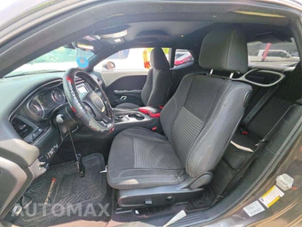 2016 Dodge Challenger SXT – miniatura 6