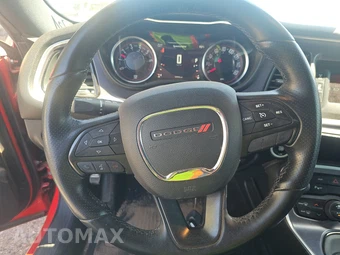 2016 Dodge Challenger SXT - miniatura 10