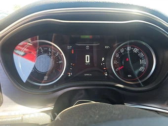 2016 Dodge Challenger SXT - miniatura 12
