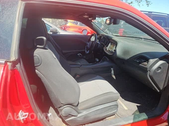 2016 Dodge Challenger SXT - miniatura 8