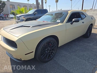 2016 Dodge Challenger SXT Plus