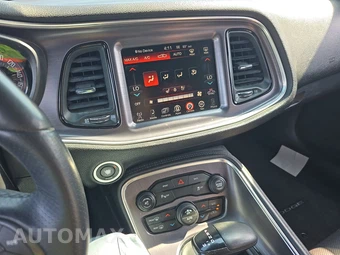 2016 Dodge Challenger SXT Plus - miniatura 11