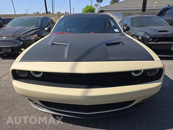 2016 Dodge Challenger SXT Plus - miniatura 2