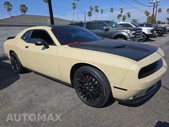 2016 Dodge Challenger SXT Plus - miniatura 3