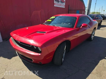 2016 Dodge Challenger SXT Plus - miniatura 1