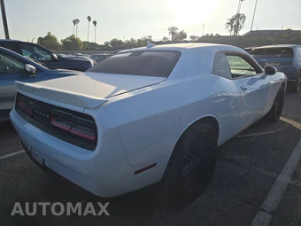 2016 Dodge Challenger SXT Plus – miniatura 4