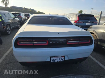 2016 Dodge Challenger SXT Plus – miniatura 5