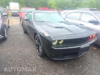 2016 Dodge Challenger SXT Plus – miniatura 3