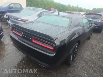 2016 Dodge Challenger SXT Plus – miniatura 4