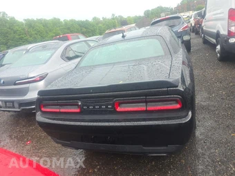 2016 Dodge Challenger SXT Plus – miniatura 5