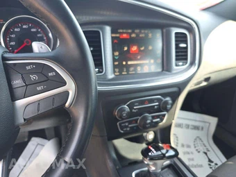2016 Dodge Charger R/T – miniatura 10