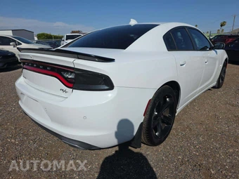 2016 Dodge Charger R/T – miniatura 3