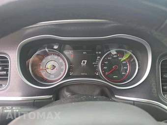 2016 Dodge Charger R/T - miniatura 9