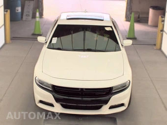 2016 Dodge Charger R/T – miniatura 2