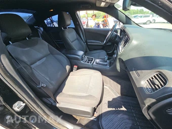 2016 Dodge Charger SE – miniatura 8