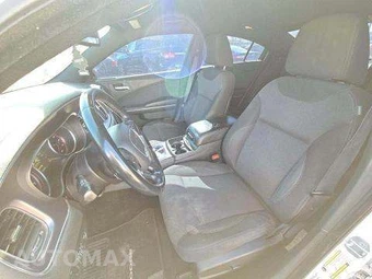 2016 Dodge Charger SE – miniatura 7