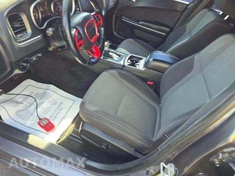 2016 Dodge Charger SXT – miniatura 6