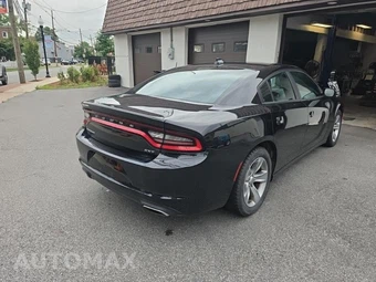 2016 Dodge Charger SXT - miniatura 4