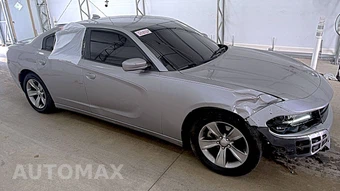 2016 Dodge Charger SXT – miniatura 3
