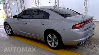 2016 Dodge Charger SXT – miniatura 6