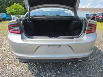 2016 Dodge Charger SXT – miniatura 11