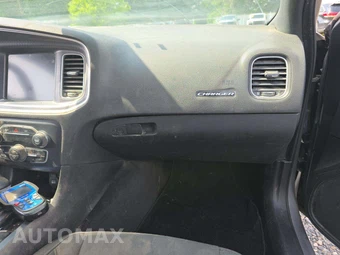 2016 Dodge Charger SXT – miniatura 16