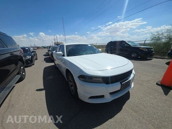 2016 Dodge Charger SXT – miniatura 3