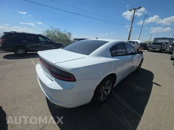 2016 Dodge Charger SXT – miniatura 4