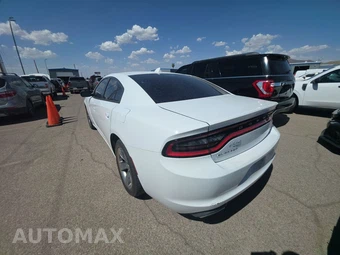 2016 Dodge Charger SXT – miniatura 6