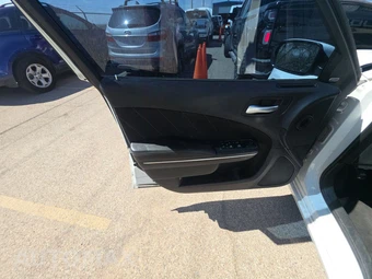 2016 Dodge Charger SXT – miniatura 9