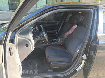 2016 Dodge Charger SXT – miniatura 3