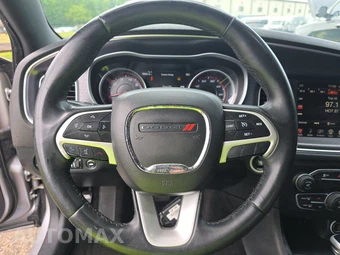 2016 Dodge Charger SXT – miniatura 10