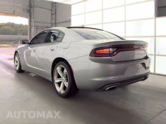 2016 Dodge Charger SXT – miniatura 6