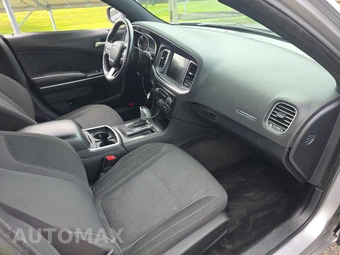 2016 Dodge Charger SXT – miniatura 8