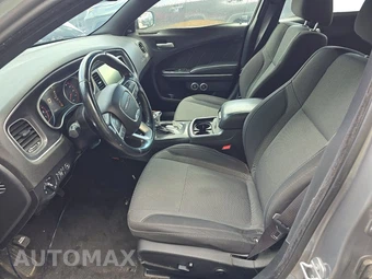 2016 Dodge Charger SXT – miniatura 7