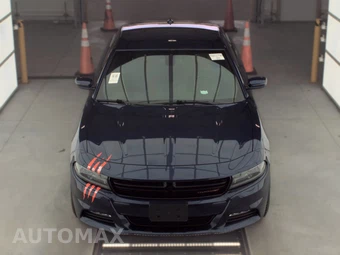 2016 Dodge Charger SXT – miniatura 2