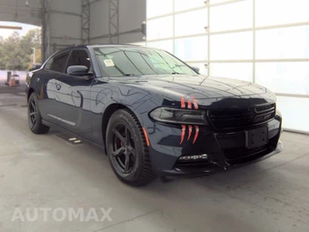 2016 Dodge Charger SXT – miniatura 3