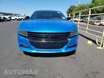 2016 Dodge Charger SXT – miniatura 2