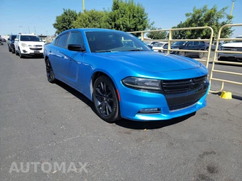 2016 Dodge Charger SXT – miniatura 3