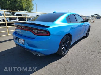 2016 Dodge Charger SXT – miniatura 4