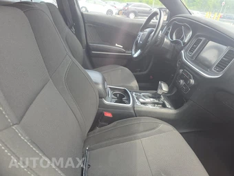 2016 Dodge Charger SXT – miniatura 8