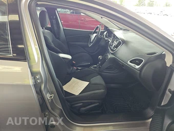 2016 Dodge Dart SE – miniatura 8
